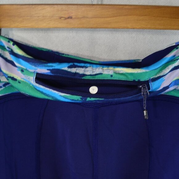 lululemon Pace Rival Crop *23" Size 4 in Hero Blue & Seven Wonders Multi - Picture 4 of 4
